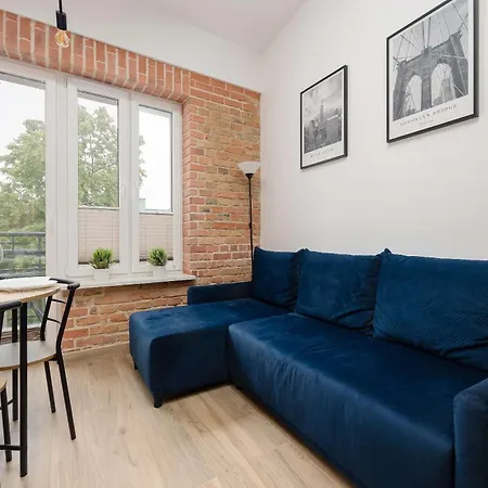 Comfortable For 4 People With A Balcony In By Renters * بروشكوف