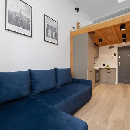 شقة Comfortable For 4 People With A Balcony In By Renters