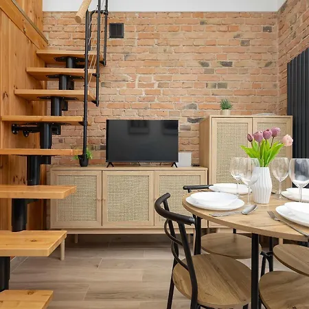 شقة Comfortable For 4 People With A Balcony In By Renters *